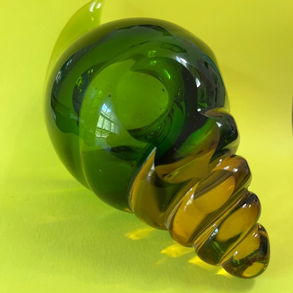 MURANO VINTAGE HAND BLOWN GLASS CONCH SHELL TRINKET DISH, green into amber, - Picture 6 of 7